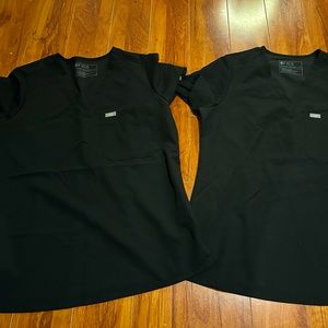 FIGS One Pocket Black Scrub Top Medium Technical Collection Catarina